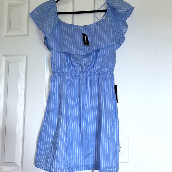 Express Dresses & Skirts - Express shoulder and strap dress
